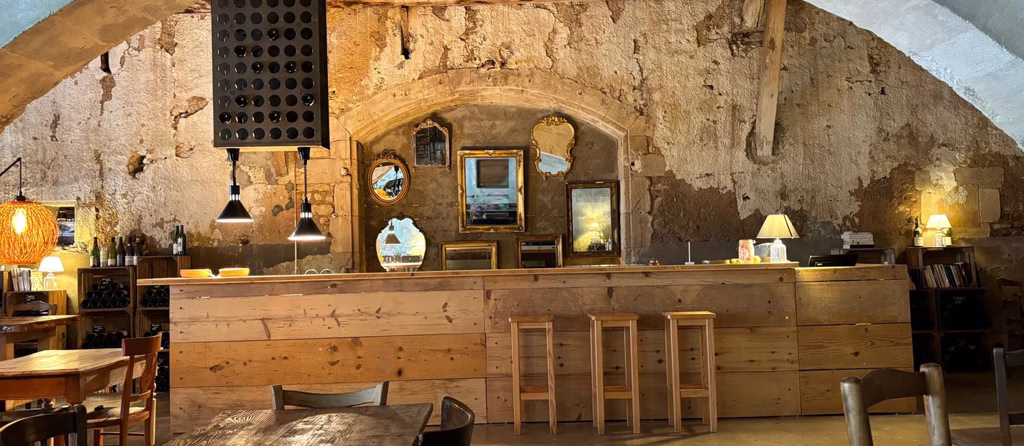 Wine domaine Provence Nîmes Arles Avignon - Accomodation and seminars 9 bistrot automne domaine viticole provence nimes arles avignon v3 1